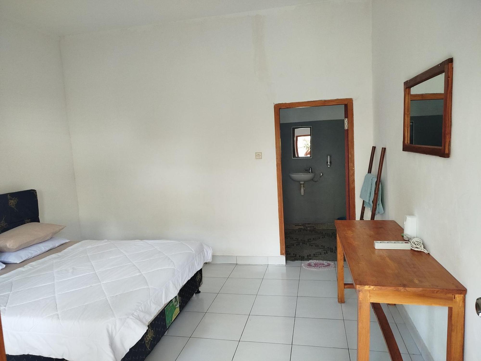 Tatasya Homestay Senaru Exterior photo